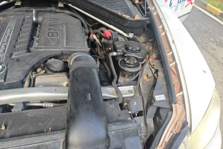 Used BMW X5 2011 xDrive35i Leading Model Engine Bay Left