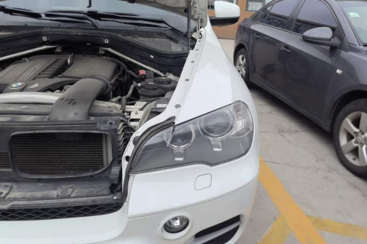 Used BMW X5 2011 xDrive35i Leading Model Engine Bay Left