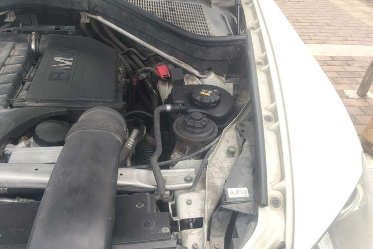 Used BMW X5 2011 xDrive35i Leading Model Engine Bay Left