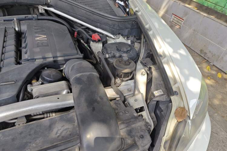 Used BMW X5 2011 xDrive35i Leading Model Engine Bay Left