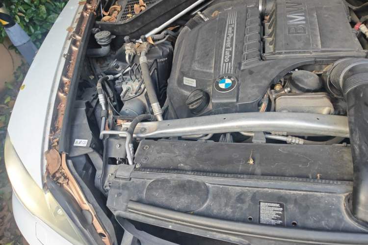 Used BMW X5 2011 xDrive35i Leading Model Engine Bay Right