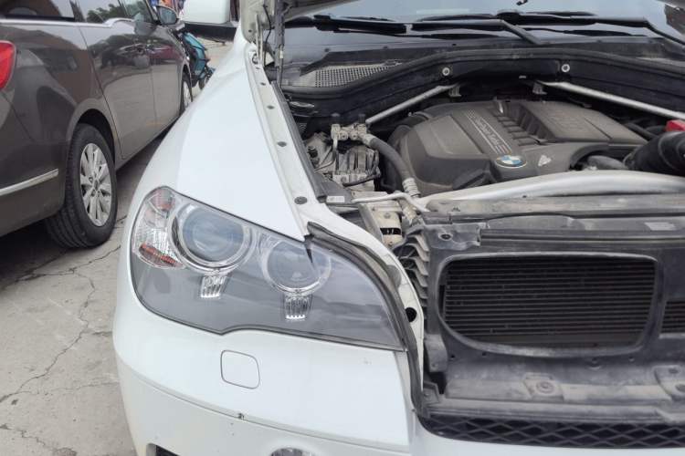 Used BMW X5 2011 xDrive35i Leading Model Engine Bay Right