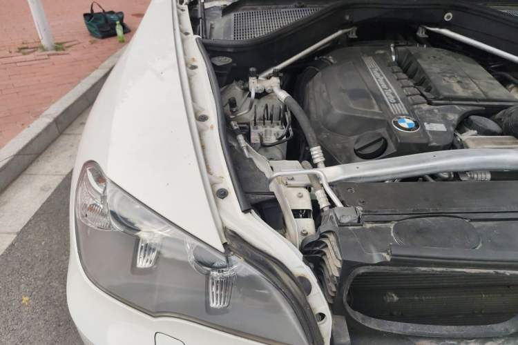 Used BMW X5 2011 xDrive35i Leading Model Engine Bay Right