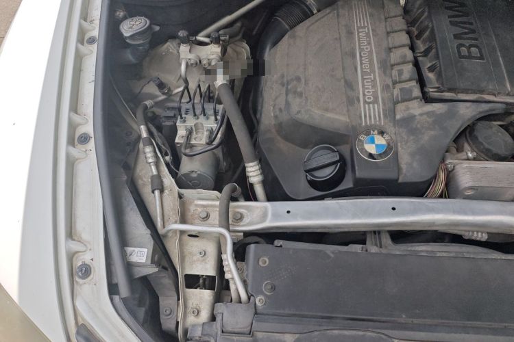 Used BMW X5 2011 xDrive35i Leading Model Engine Bay Right