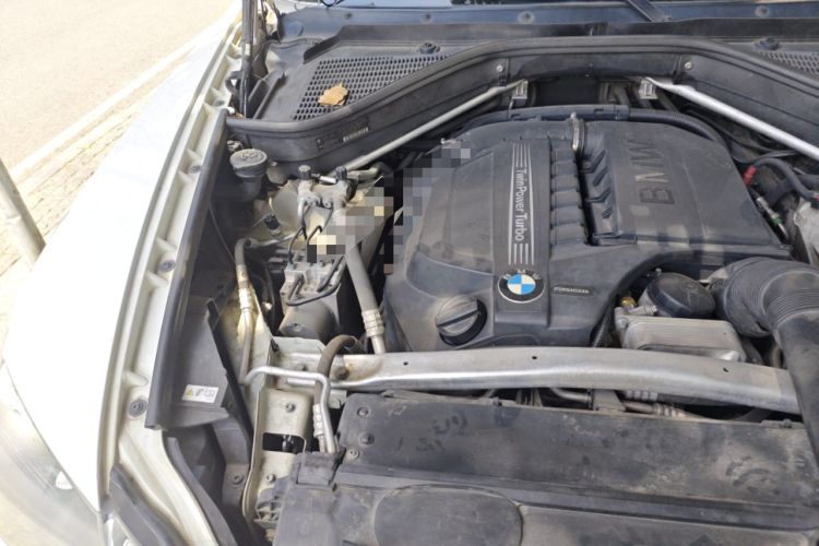 Used BMW X5 2011 xDrive35i Leading Model Engine Bay Right