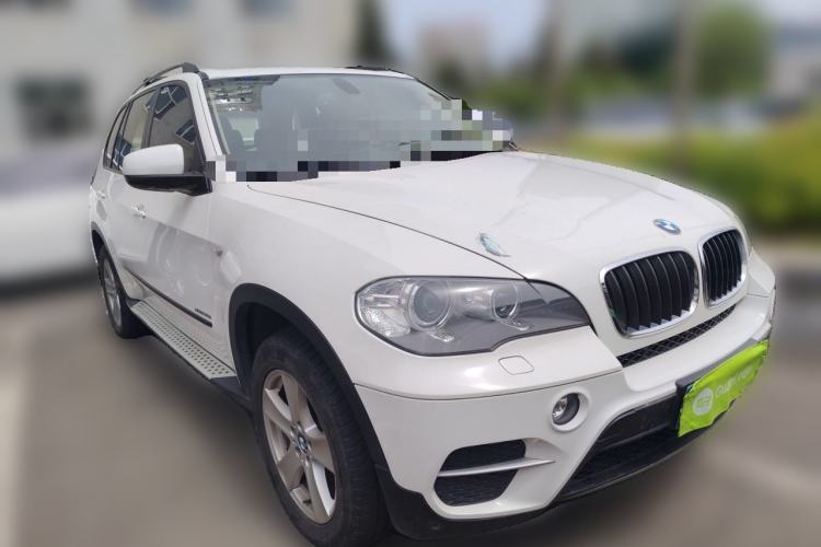Used BMW X5 2011 xDrive35i Leading Model Front Right 45 Deg