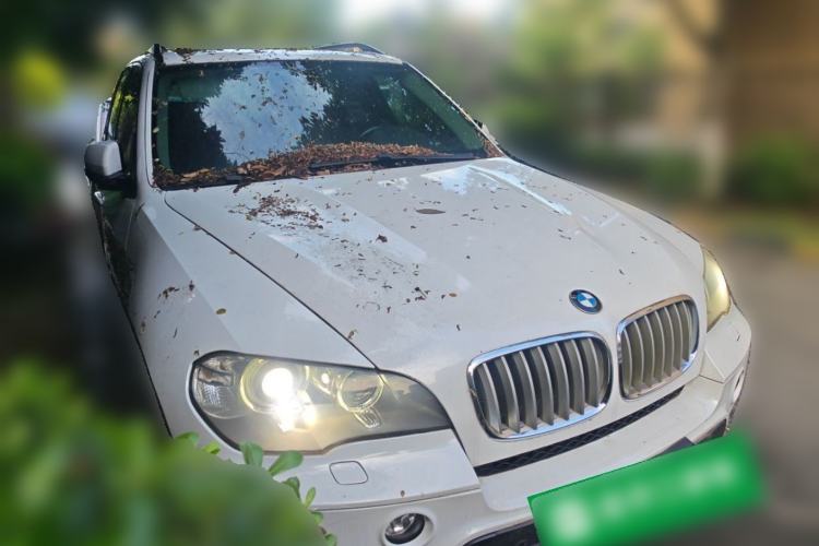 Used BMW X5 2011 xDrive35i Leading Model Front Right 45 Deg