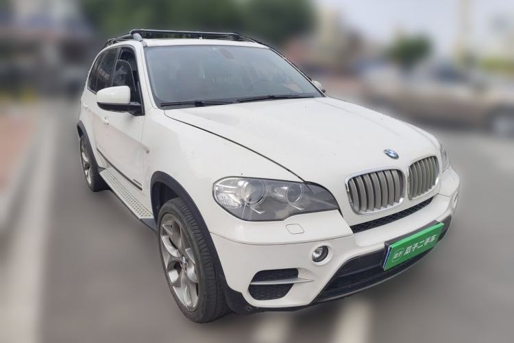 Used BMW X5 2011 xDrive35i Leading Model Front Right 45 Deg
