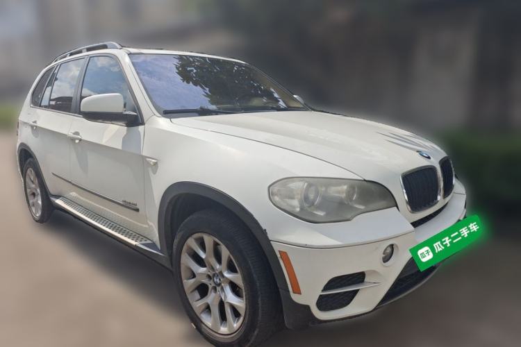 Used BMW X5 2011 xDrive35i Leading Model Front Right 45 Deg