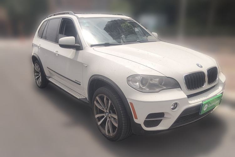 Used BMW X5 2011 xDrive35i Leading Model Front Right 45 Deg