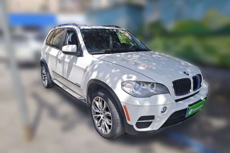 Used BMW X5 2011 xDrive35i Leading Model Front Right 45 Deg