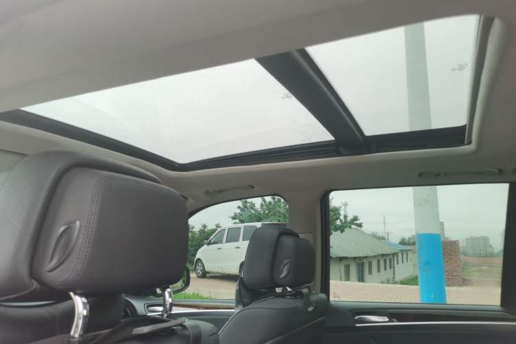 Used BMW X5  Headliner