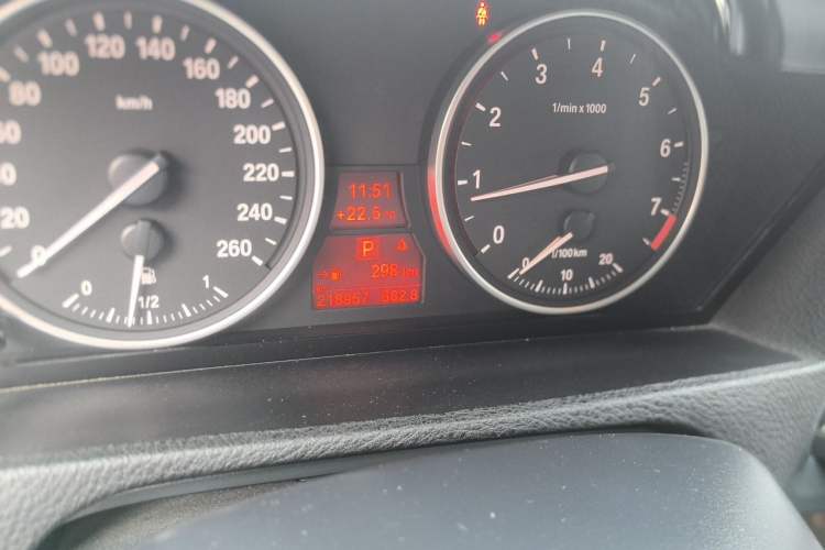 Used BMW X5 2011 xDrive35i Leading Model Odometer Close Up