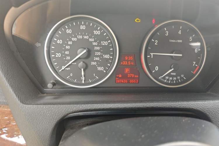 Used BMW X5 2011 xDrive35i Leading Model Odometer Close Up