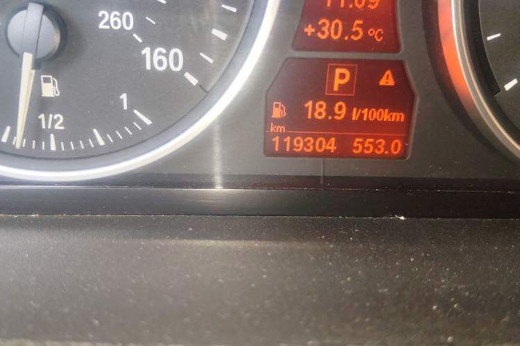 Used BMW X5 2011 xDrive35i Leading Model Odometer Close Up
