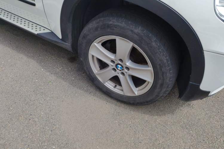 Used BMW X5 2011 xDrive35i Leading Model Right Front Wheel Hub