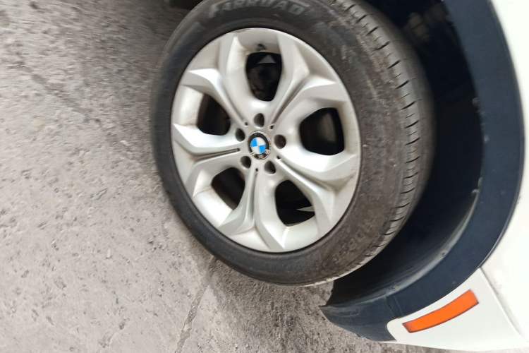 Used BMW X5  Right Front Wheel Hub