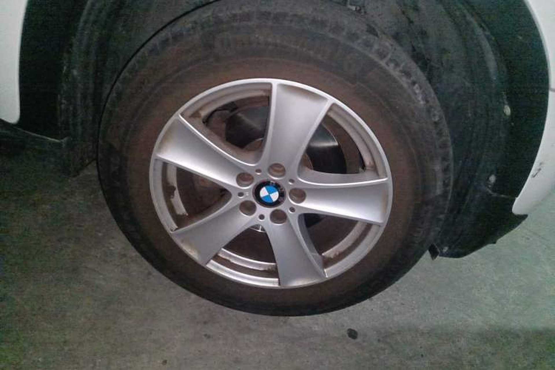 Used BMW X5 2011 xDrive35i Leading Model Right Front Wheel Hub