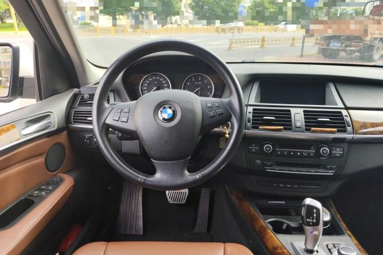 Used BMW X5 2011 xDrive35i Leading Model Steering Wheel