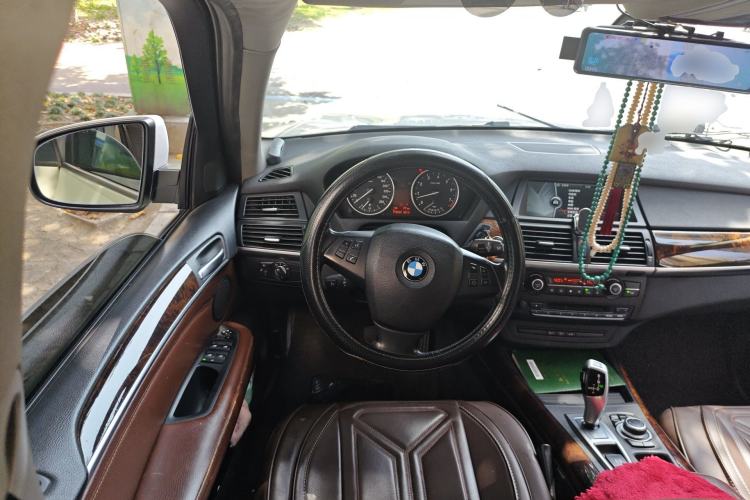 Used BMW X5 2011 xDrive35i Leading Model Steering Wheel
