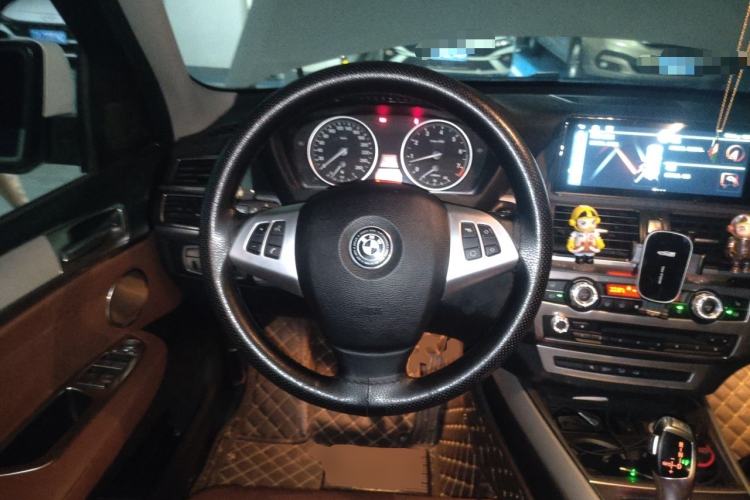 Used BMW X5 2011 xDrive35i Middle East version 5-seater Steering Wheel