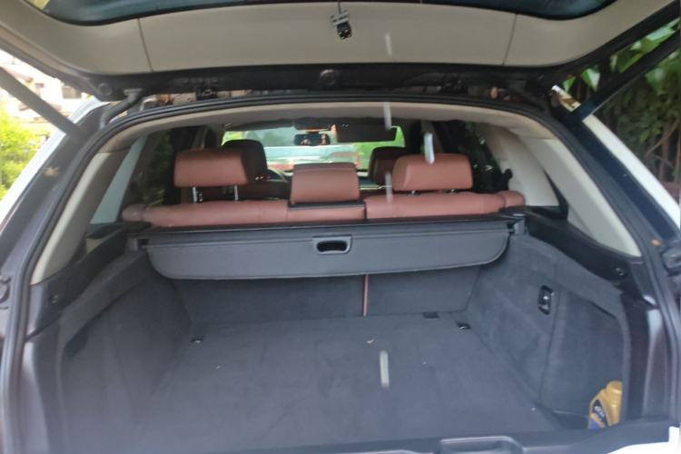 Used BMW X5 2011 xDrive35i Leading Model Trunk