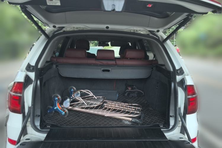 Used BMW X5 2011 xDrive35i Leading Model Trunk
