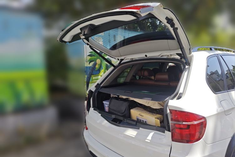 Used BMW X5 2011 xDrive35i Leading Model Trunk