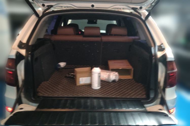 Used BMW X5 2011 xDrive35i Middle East version 5-seater Trunk