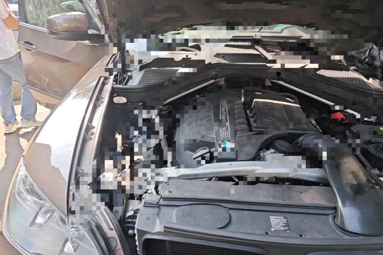 Used BMW X5 2011 xDrive35i Leading Model Engine Bay Right