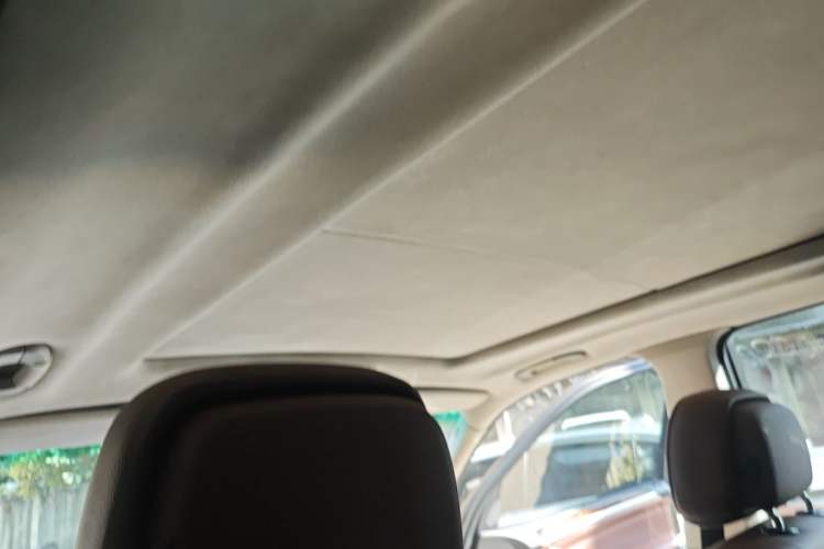 Used BMW X5 2011 xDrive35i Leading Model Headliner
