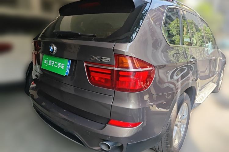 Used BMW X5 2011 xDrive35i Leading Model Rear Right 45 Deg