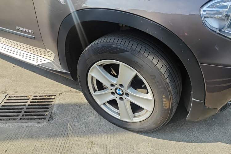 Used BMW X5 2011 xDrive35i Leading Model Right Front Wheel Hub