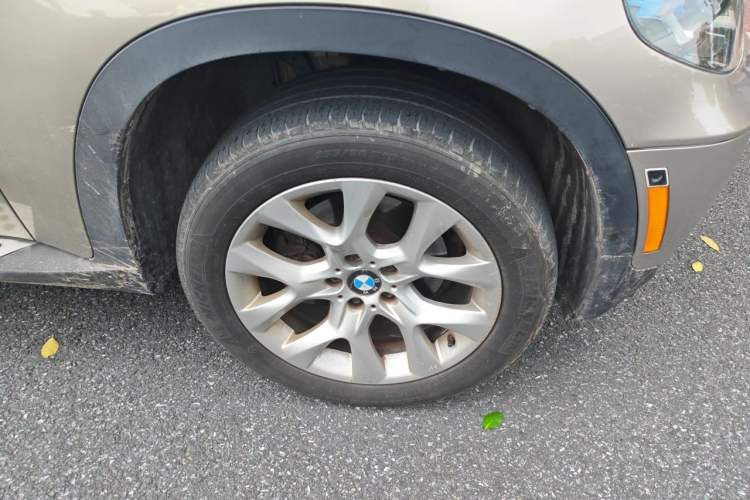 Used BMW X5 2011 xDrive35i U.S. specification Right Front Wheel Hub