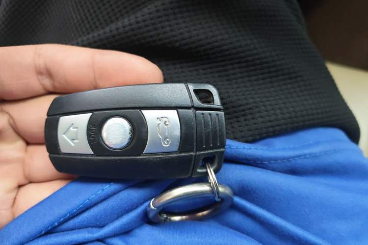 Used BMW X5 2011 xDrive35i U.S. specification Vehicle Key