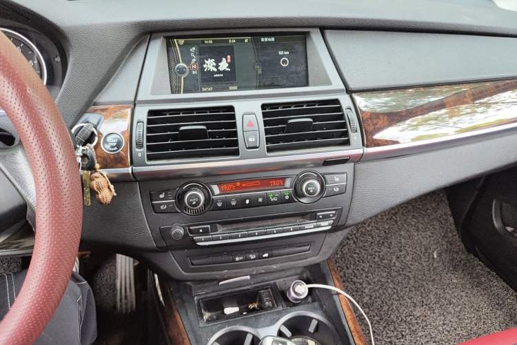 Used BMW X5  Audio And AC Panel