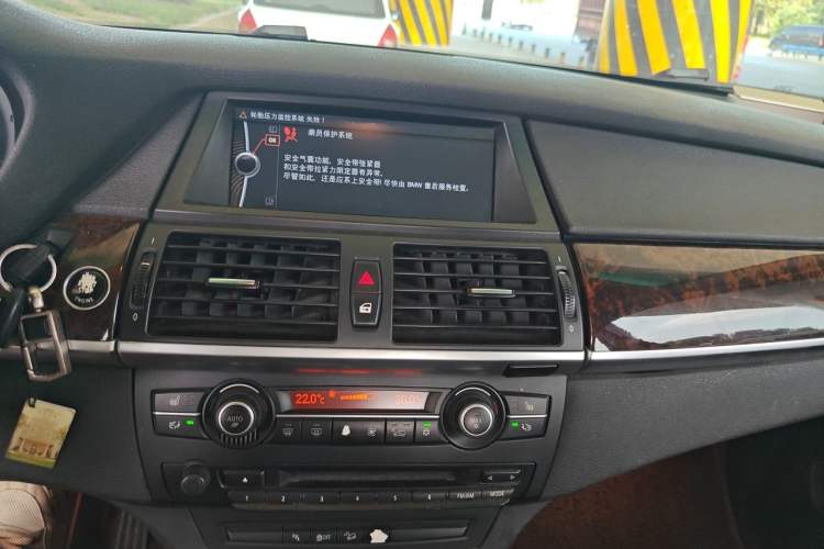 Used BMW X5  Audio And AC Panel