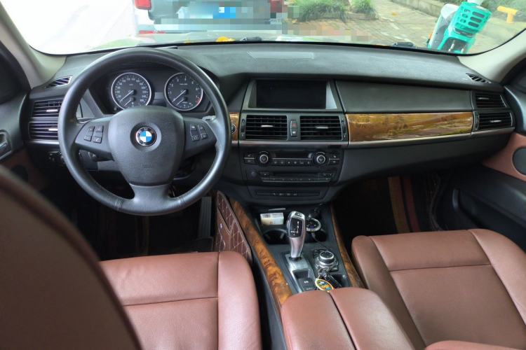 Used BMW X5  Center Console