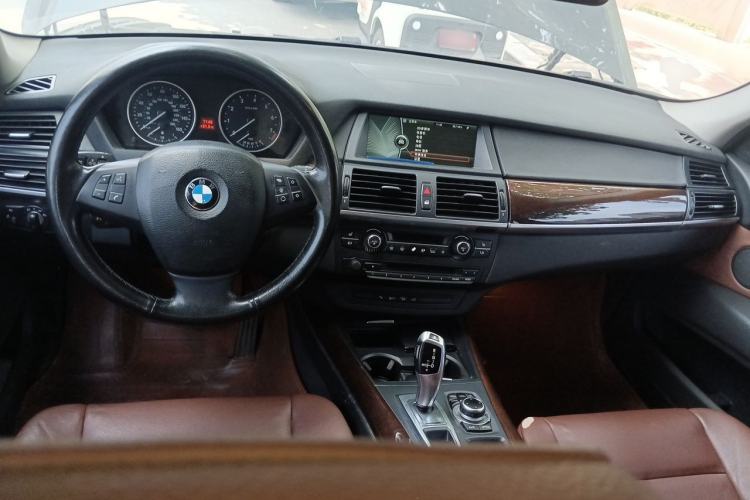 Used BMW X5  Center Console