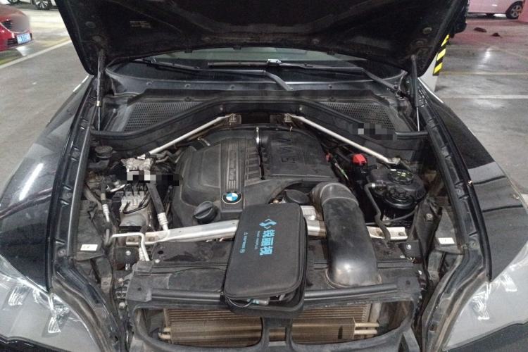 Used BMW X5  Engine Bay