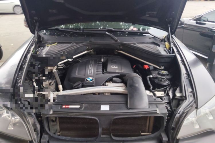 Used BMW X5  Engine Bay
