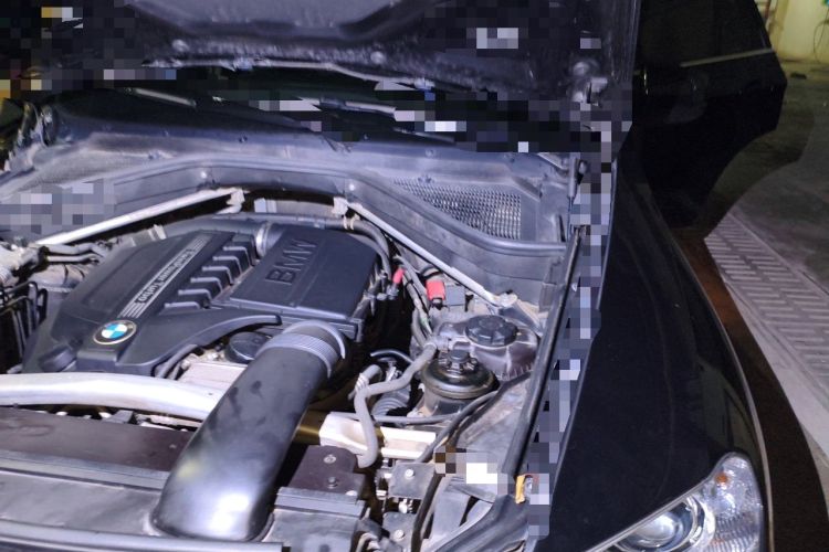Used BMW X5 2012 xDrive35i U.S. specification Engine Bay Left