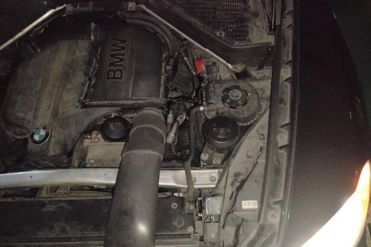 Used BMW X5 2012 xDrive35i US specification Engine Bay Left