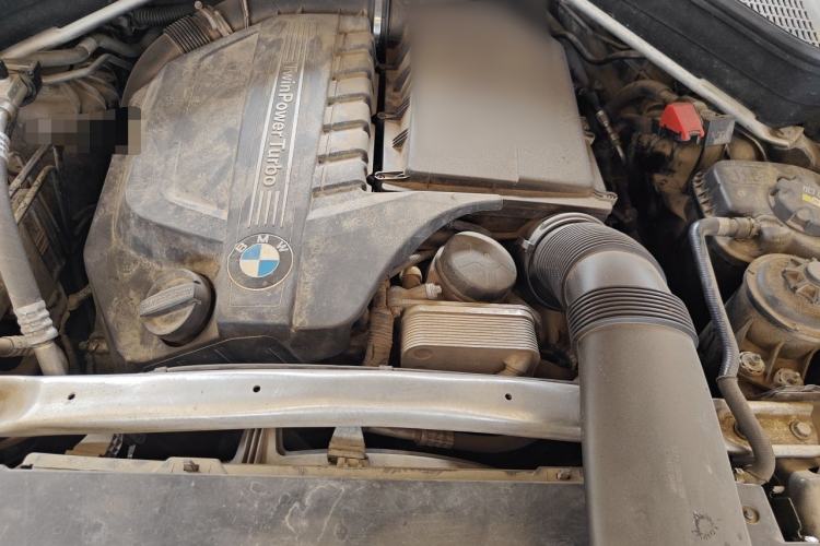 Used BMW X5  Engine Bay