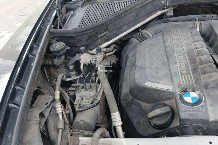 Used BMW X5  Engine Bay Right