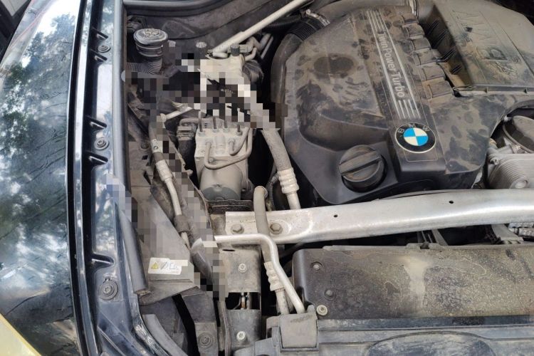 Used BMW X5 2012 xDrive35i U.S. specification Engine Bay Right