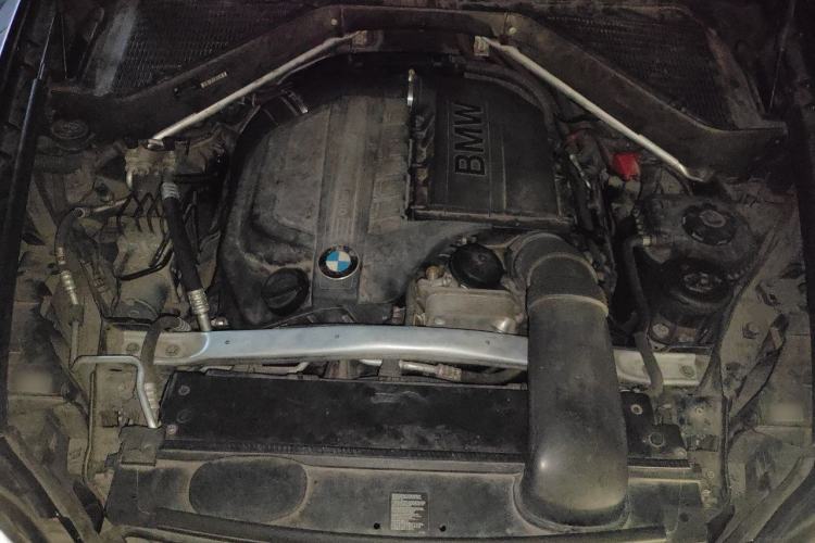 Used BMW X5 2012 xDrive35i US specification Engine Bay