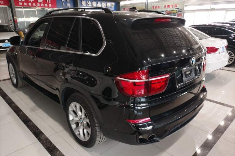 Used BMW X5 2012 xDrive35i Luxury Edition U.S. specification 5 seats Exterior 3