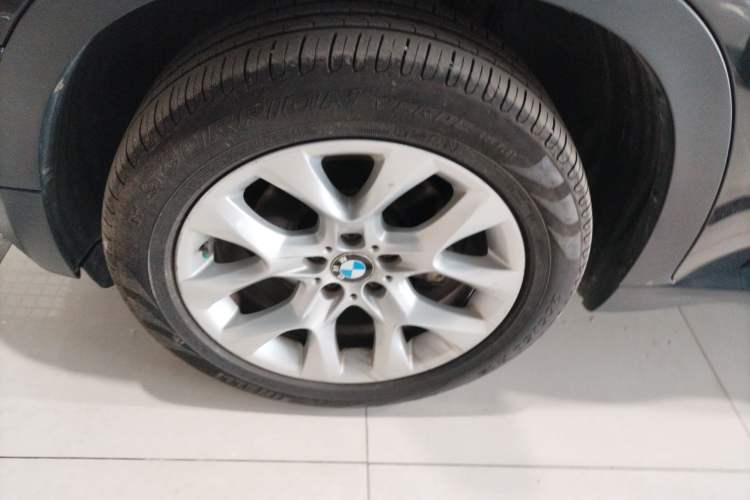 Used BMW X5 2012 xDrive35i Luxury Edition U.S. specification 5 seats Exterior 7