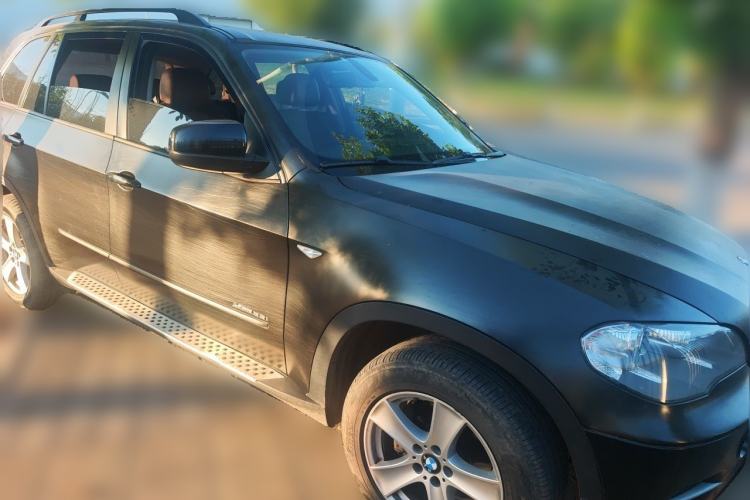 Used BMW X5 2012 xDrive35i U.S. specification Front Right 45 Deg
